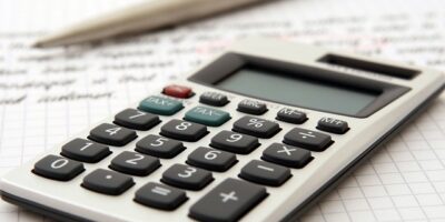 Calculator, pen and tablet - Get an estimate